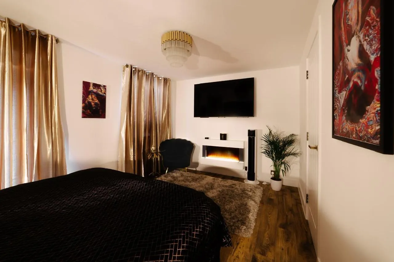 Casa Amor - Kinky Hotel Uk Southampton Apartment